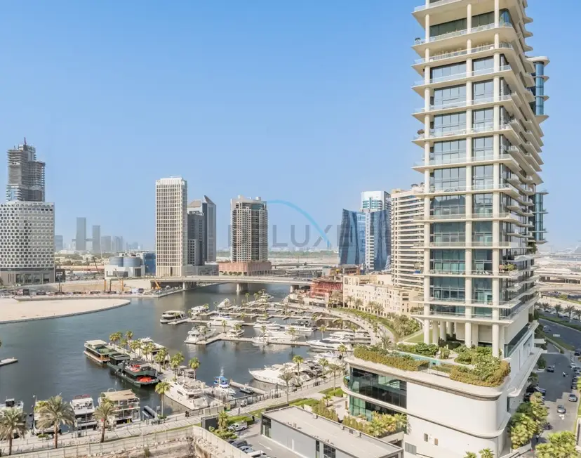 Burj Khalifa and Dubai Canal Views — Business Bay — photo 13