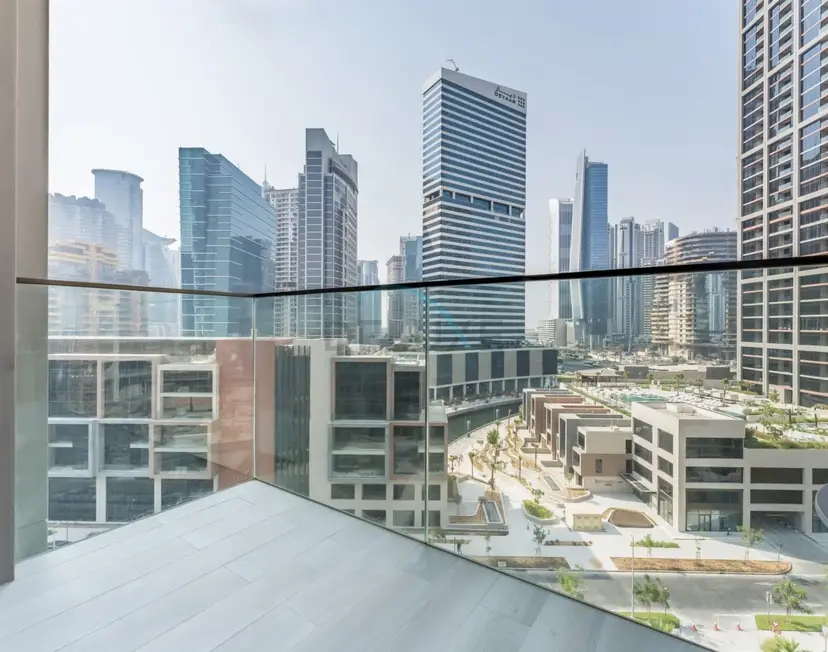 Furnished Studio with Burj Khalifa View, Near Dubai Water Canal — Business Bay — photo 6