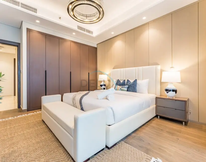 Spacious High-Floor 2-Bedroom with Stunning City and Burj Khalifa Views — Business Bay — photo 19