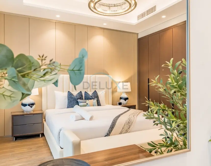 Spacious High-Floor 2-Bedroom with Stunning City and Burj Khalifa Views — Business Bay — photo 20