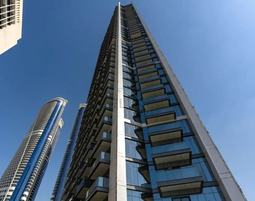 Spacious High-Floor 2-Bedroom with Stunning City and Burj Khalifa Views — Business Bay — photo 22