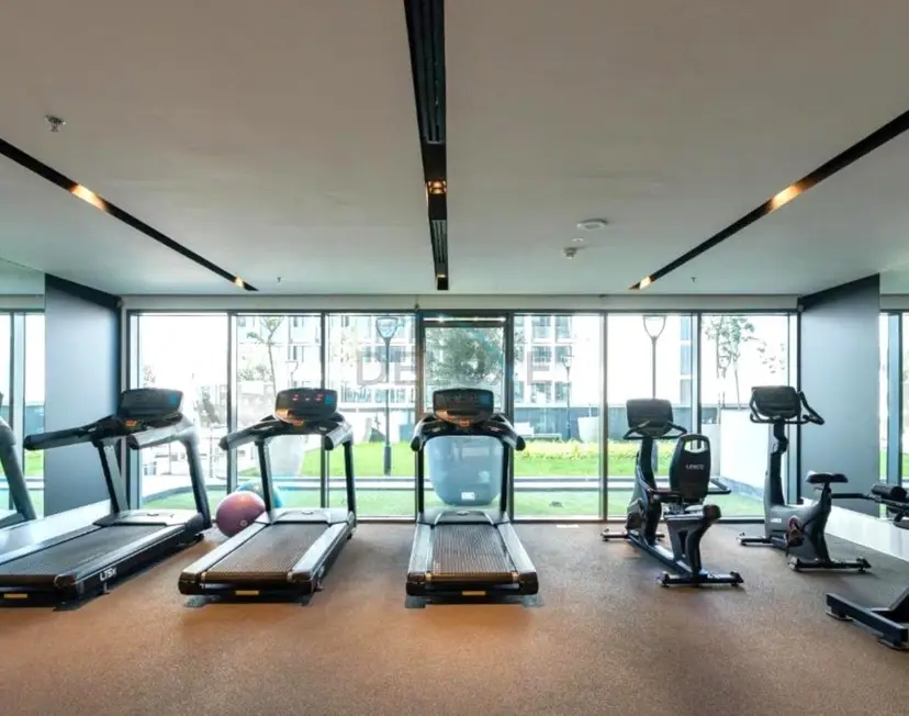 Spacious High-Floor 2-Bedroom with Stunning City and Burj Khalifa Views — Business Bay — photo 25