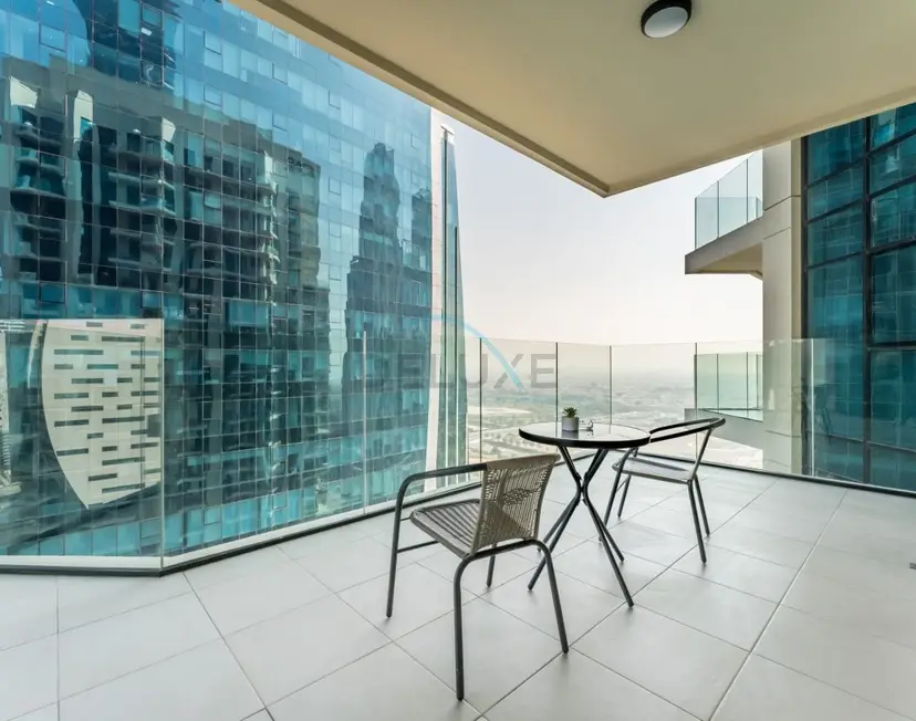 Balcony Facing a Partial Canal View, Close to Metro and Marine Transport — Business Bay — photo 4