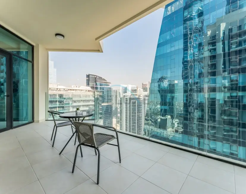 Balcony Facing a Partial Canal View, Close to Metro and Marine Transport — Business Bay — photo 11