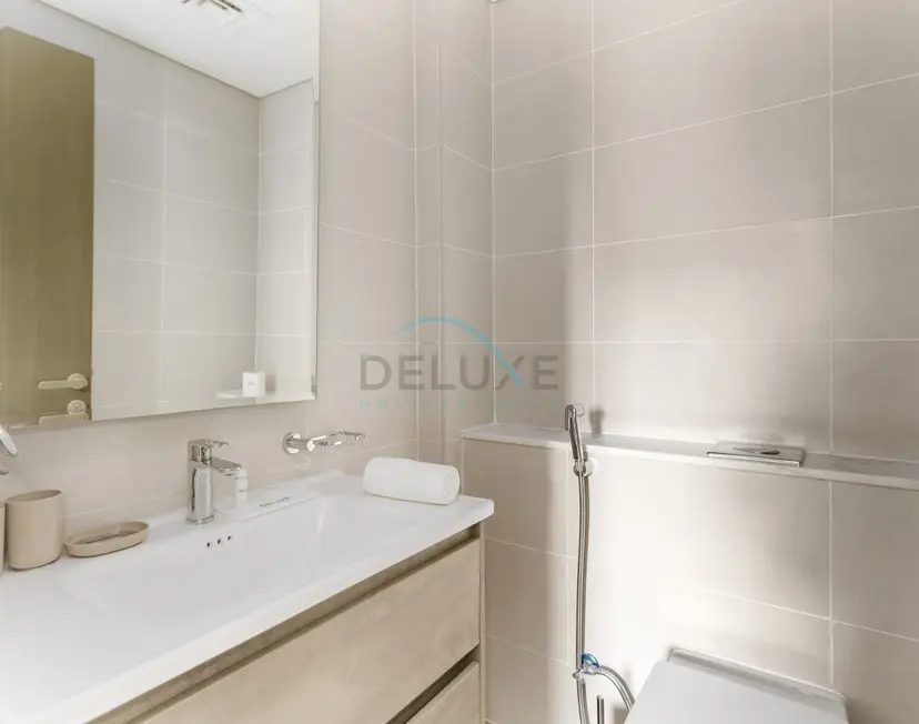 Picture-Perfect Canal and City Views, Minutes from Waterfront Transport — Business Bay — photo 12