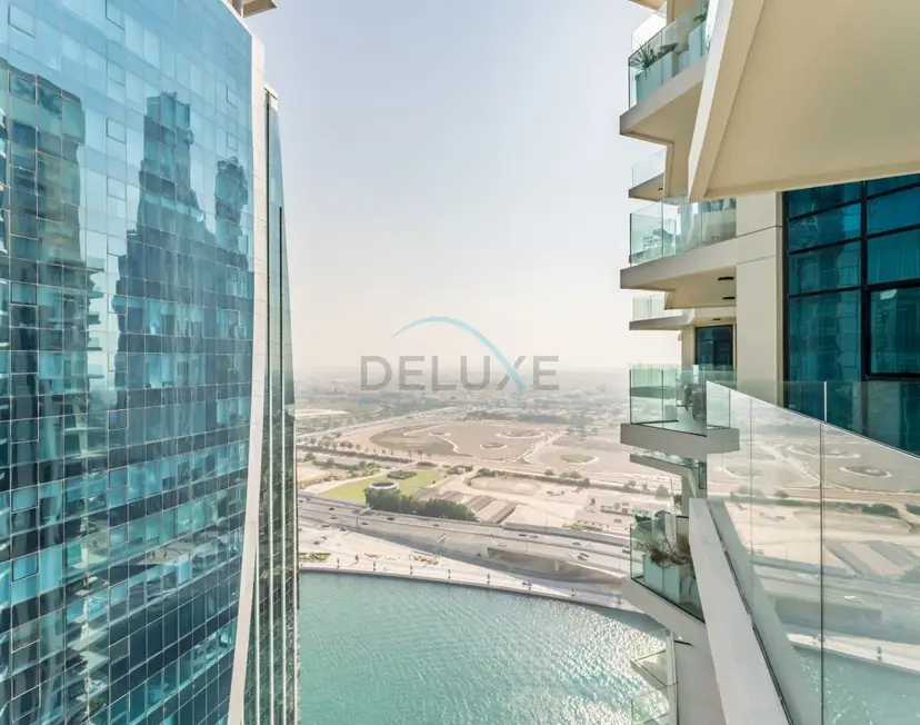 Balcony Facing a Partial Canal View, Close to Metro and Marine Transport — Business Bay — photo 6