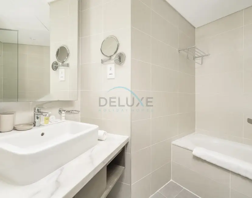 Picture-Perfect Canal and City Views, Minutes from Waterfront Transport — Business Bay — photo 18