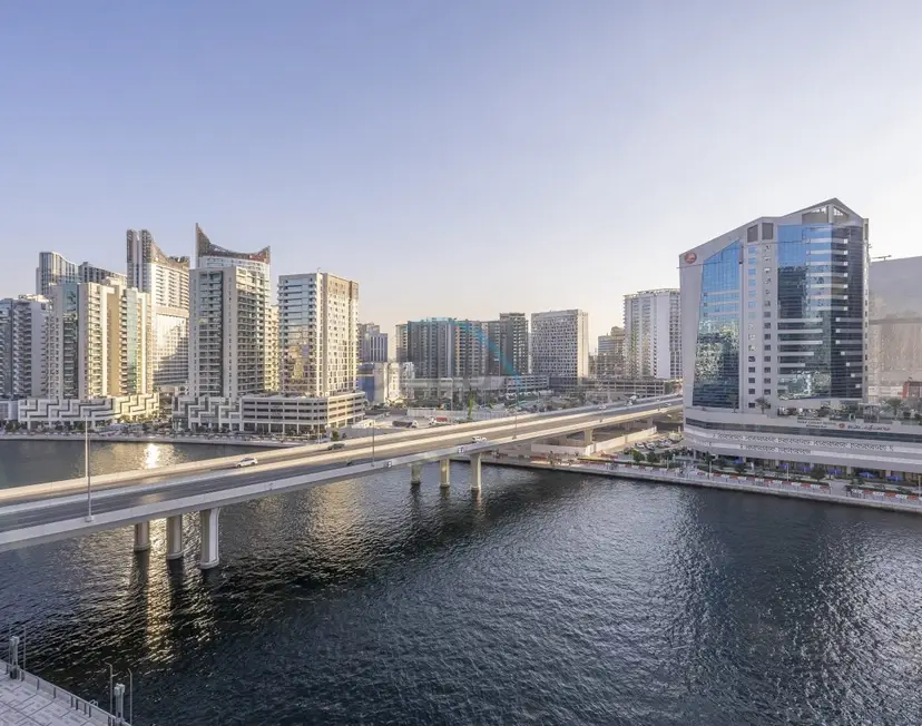 Picture-Perfect Canal and City Views, Minutes from Waterfront Transport — Business Bay — photo 6