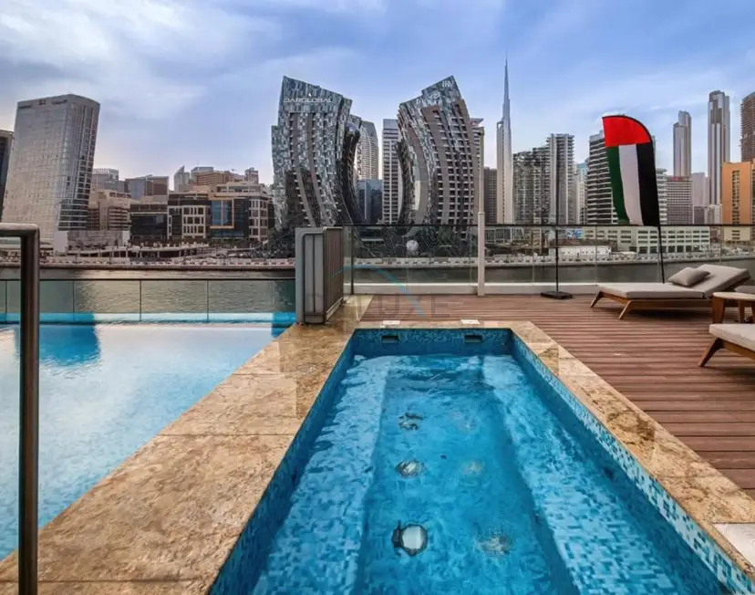 Spacious Balcony with Private Jacuzzi and Stunning Views — Business Bay — photo 31