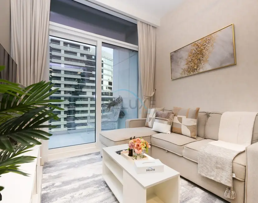 1-Bedroom Facing Canal and City Views — Business Bay — photo 2