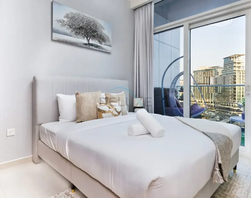 1-Bedroom Facing Canal and City Views — Business Bay — photo 4