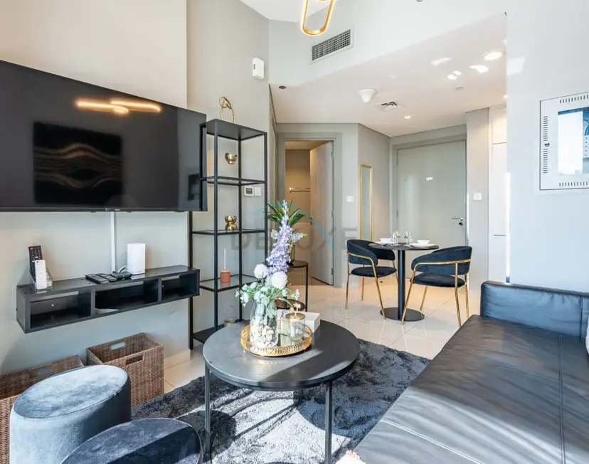 High Floor Unit with Canal View — Business Bay — photo 12