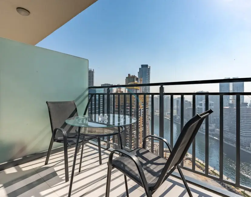 High Floor Unit with Canal View — Business Bay — photo 4