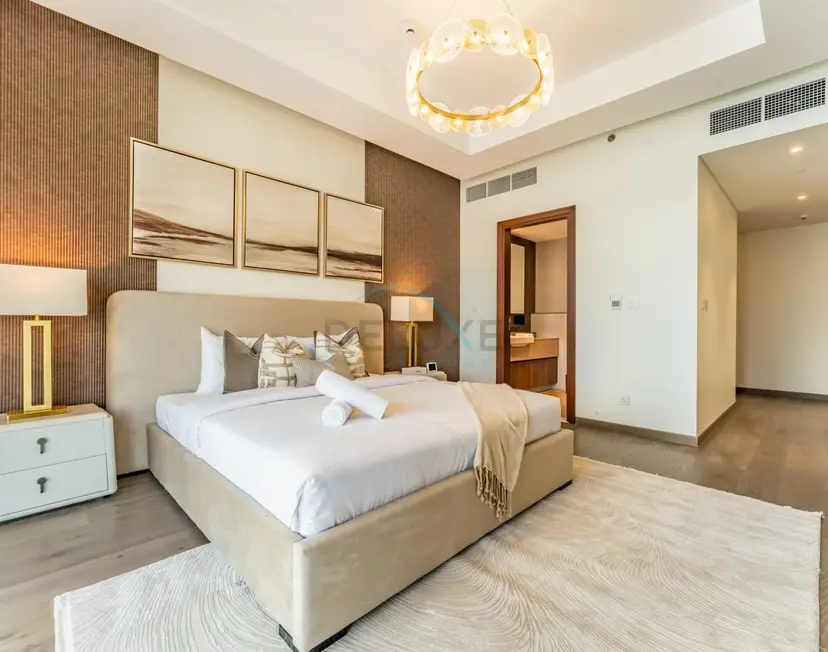 Elegant 3-Bedroom, Skyline Retreat — Downtown Dubai — photo 8