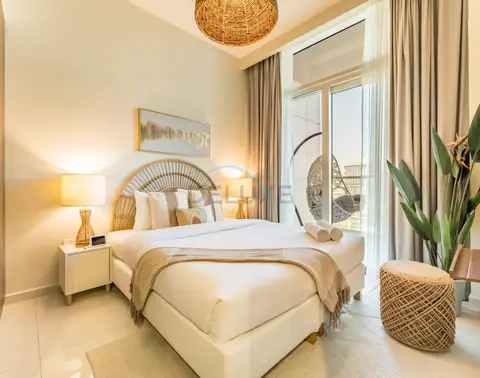 Contemporary 1-Bedroom Boho Oasis with Canal Views — Business Bay — photo 4