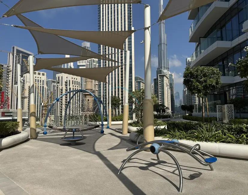 Elegant 3-Bedroom, Skyline Retreat — Downtown Dubai — photo 24