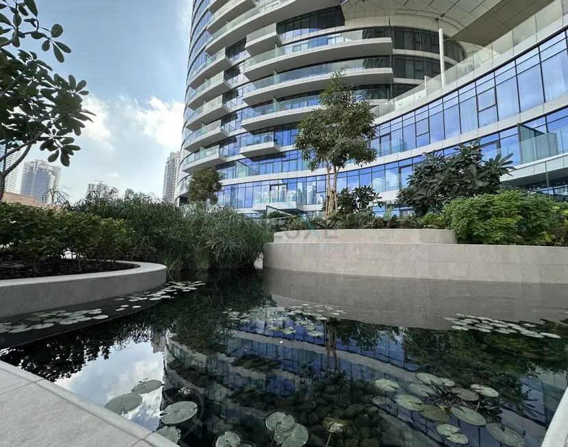 Elegant 3-Bedroom, Skyline Retreat — Downtown Dubai — photo 25