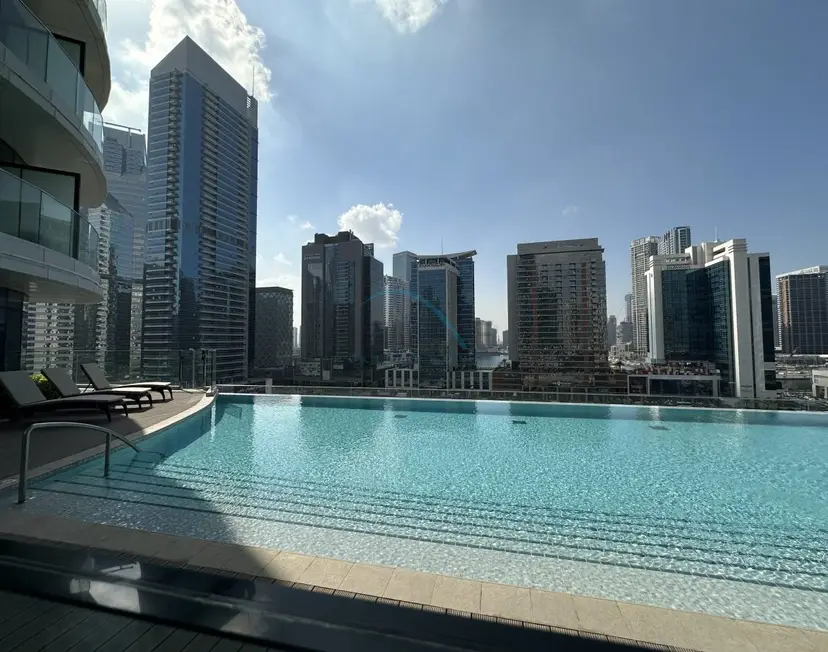 Elegant 3-Bedroom, Skyline Retreat — Downtown Dubai — photo 26