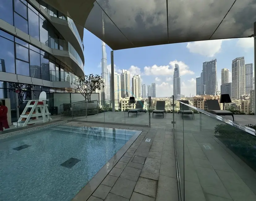 Elegant 3-Bedroom, Skyline Retreat — Downtown Dubai — photo 27
