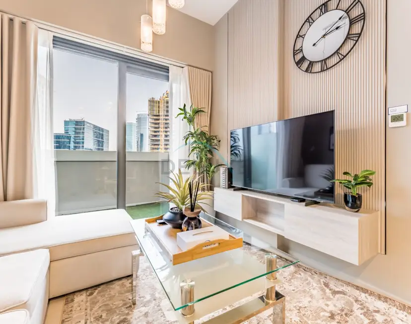 Furnished 1Bedroom with Burj Khalifa Tip View, Near Dubai Water Canal — Business Bay — photo 2