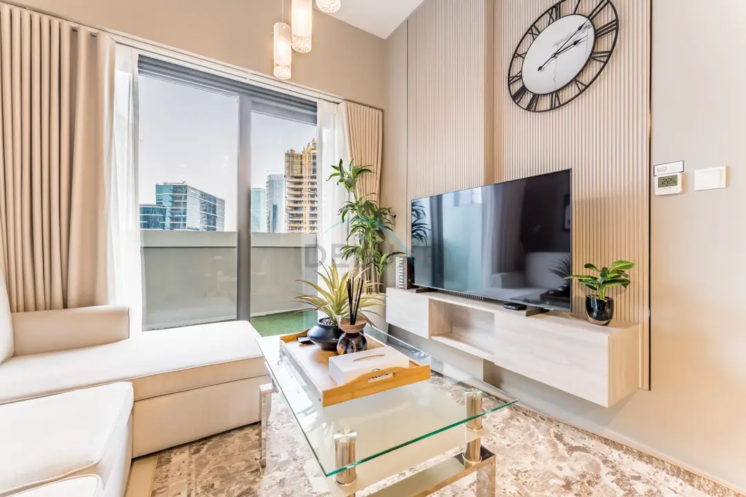 Furnished 1Bedroom with Burj Khalifa Tip View, Near Dubai Water Canal — Business Bay