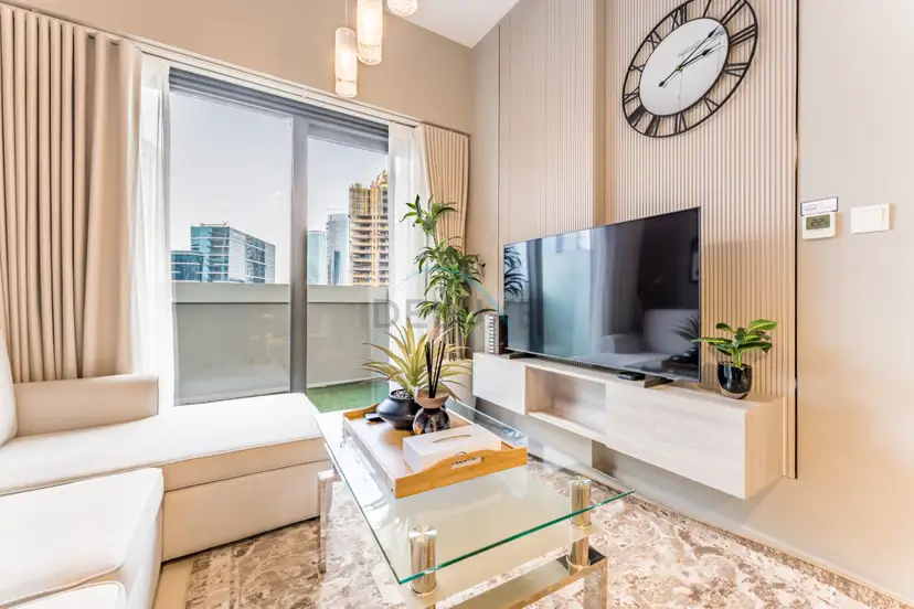 Furnished 1Bedroom with Burj Khalifa Tip View, Near Dubai Water Canal — Business Bay — photo 1