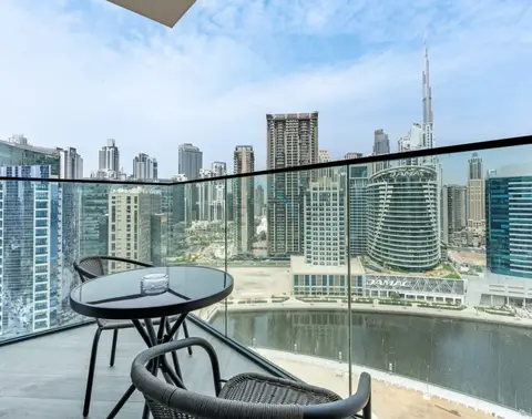 Stunning Canal View, Studio with Balcony - Peninsula Three — Business Bay — photo 4