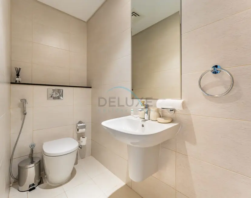 Stylish 2-Bedroom with Burj Khalifa Views — Business Bay — photo 13