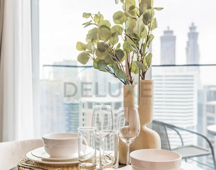 High-Floor Studio Featuring Canal and Burj Khalifa Views — Business Bay — photo 17