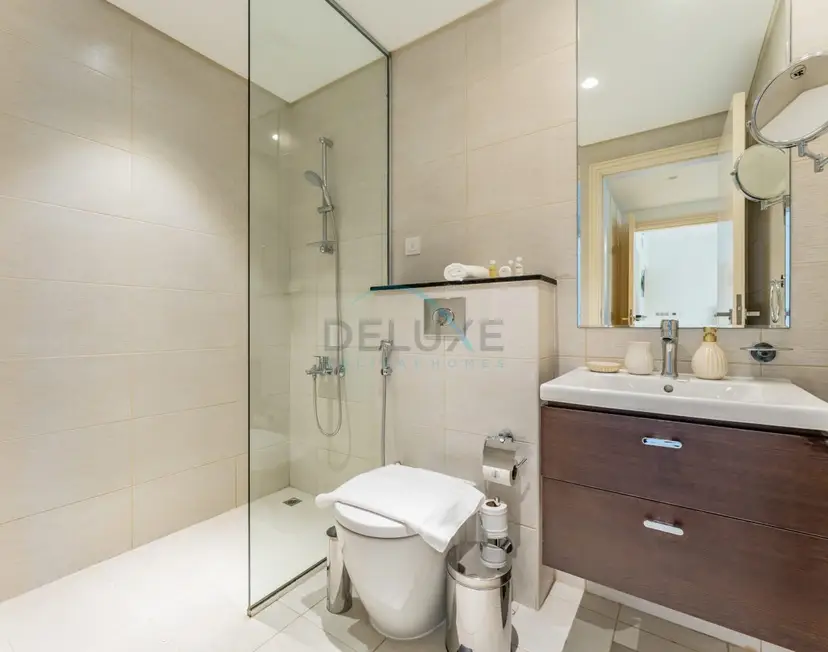 Stylish 2-Bedroom with Burj Khalifa Views — Business Bay — photo 19