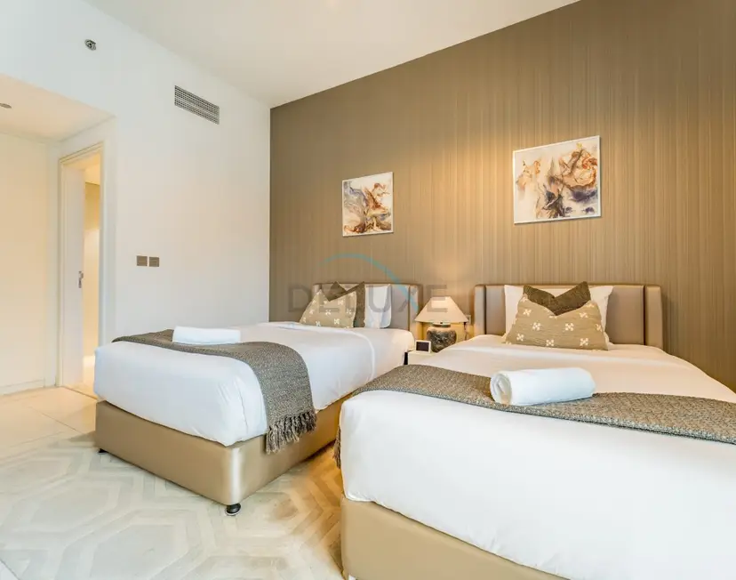 Stylish 2-Bedroom with Burj Khalifa Views — Business Bay — photo 21