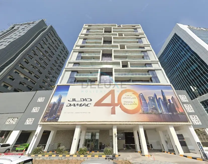 Stylish 2-Bedroom with Burj Khalifa Views — Business Bay — photo 22