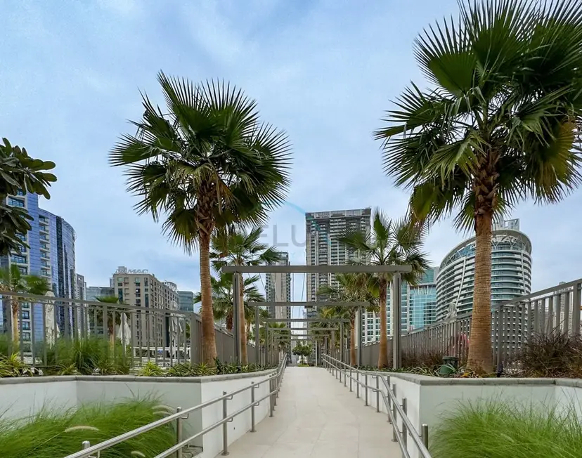 Stunning Canal View, Studio with Balcony - Peninsula Three — Business Bay — photo 13