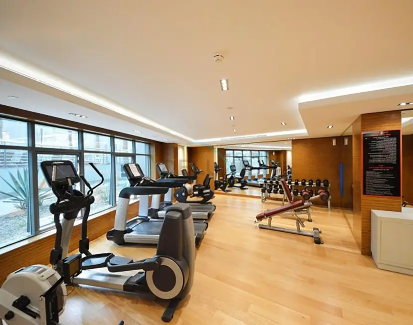 Stylish 2-Bedroom with Burj Khalifa Views — Business Bay — photo 25