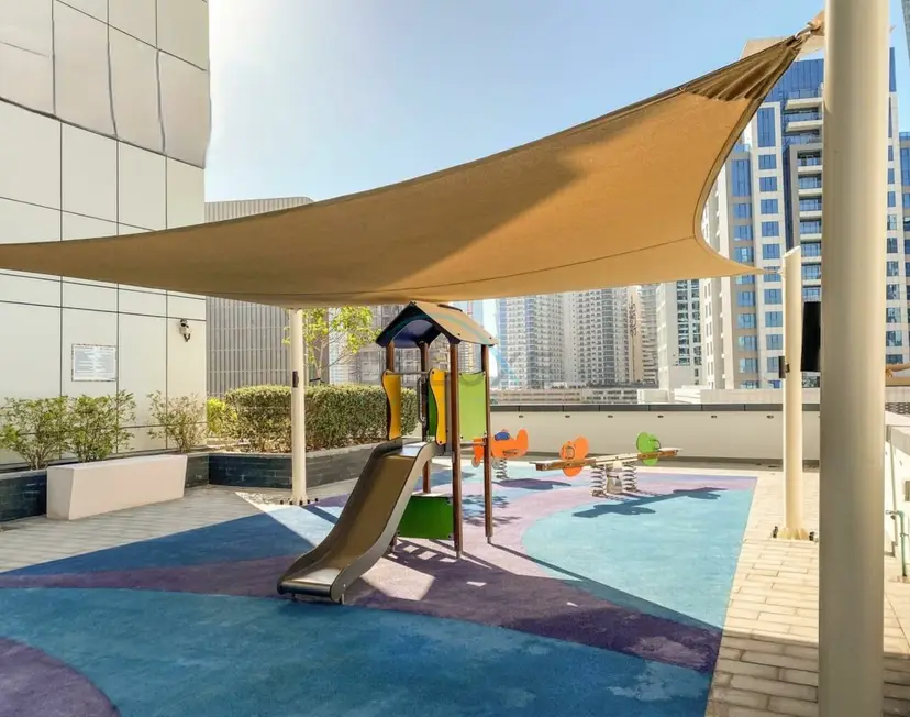 Stylish 2-Bedroom with Burj Khalifa Views — Business Bay — photo 27