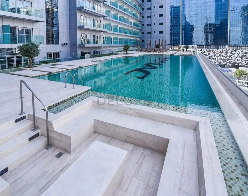 Serene Canal Views from a Spacious Balcony, Just Steps from the Bus Stop — Business Bay — photo 33