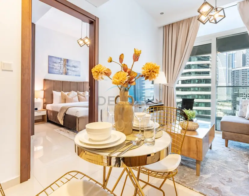 Bright 1-Bedroom Overlooking Dubai Water Canal — Business Bay — photo 8