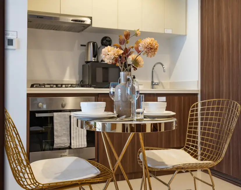 Bright 1-Bedroom Overlooking Dubai Water Canal — Business Bay — photo 10