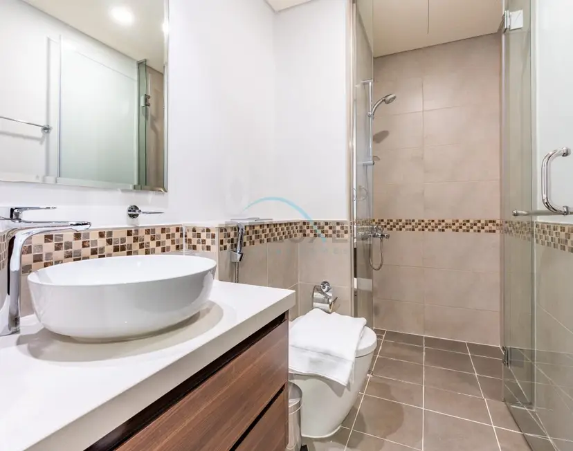 Bright 1-Bedroom Overlooking Dubai Water Canal — Business Bay — photo 12