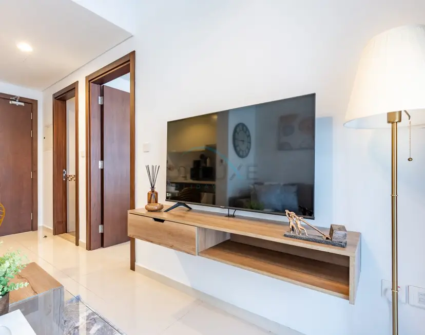 Bright 1-Bedroom Overlooking Dubai Water Canal — Business Bay — photo 14