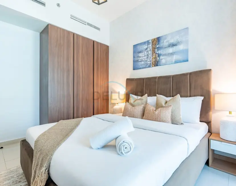 Bright 1-Bedroom Overlooking Dubai Water Canal — Business Bay — photo 16
