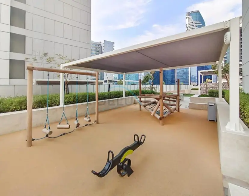 Bright 1-Bedroom Overlooking Dubai Water Canal — Business Bay — photo 24