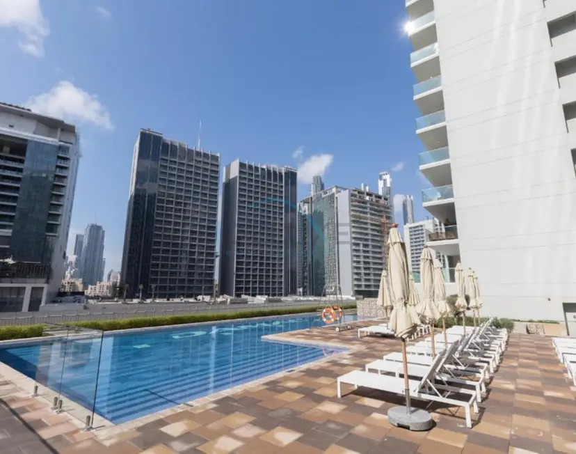 Bright 1-Bedroom Overlooking Dubai Water Canal — Business Bay — photo 28