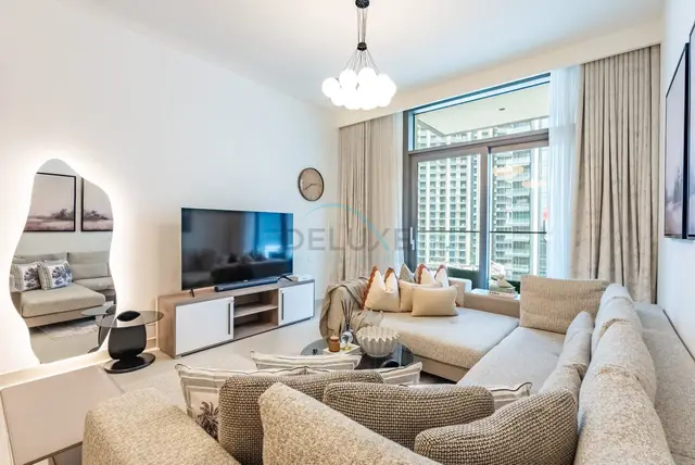 Breathtaking Skyscraper Views 3-Bedroom — Downtown Dubai