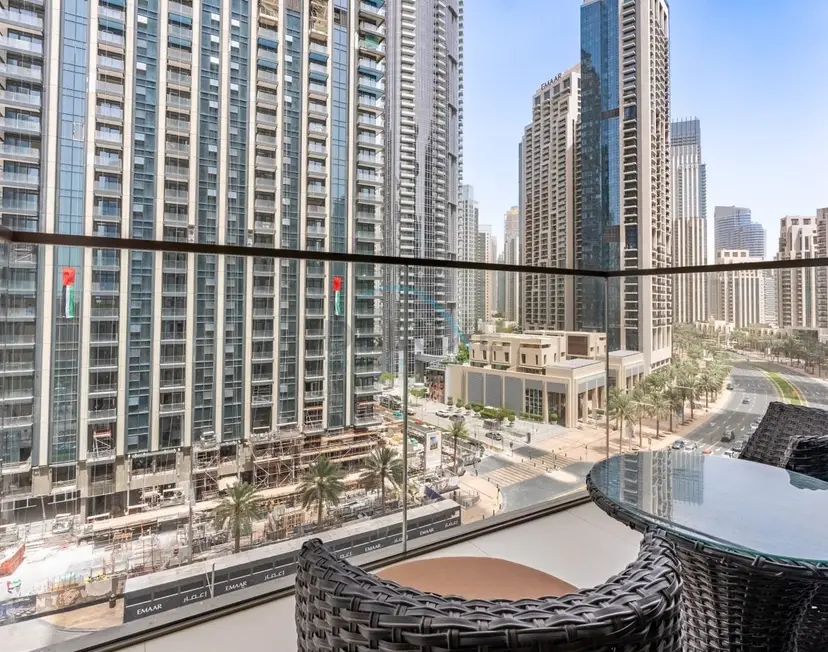 Breathtaking Skyscraper Views 3-Bedroom — Downtown Dubai — photo 16