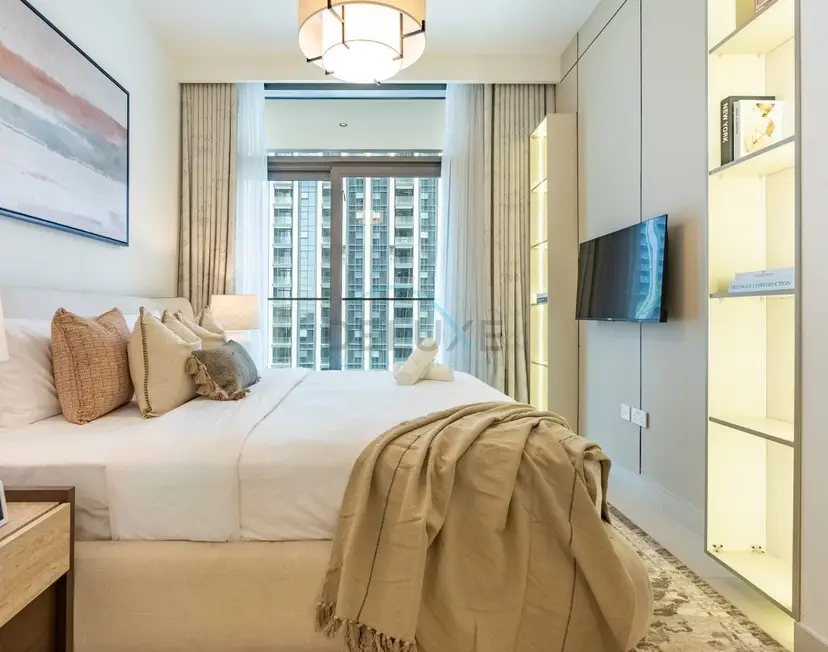 Breathtaking Skyscraper Views 3-Bedroom — Downtown Dubai — photo 19