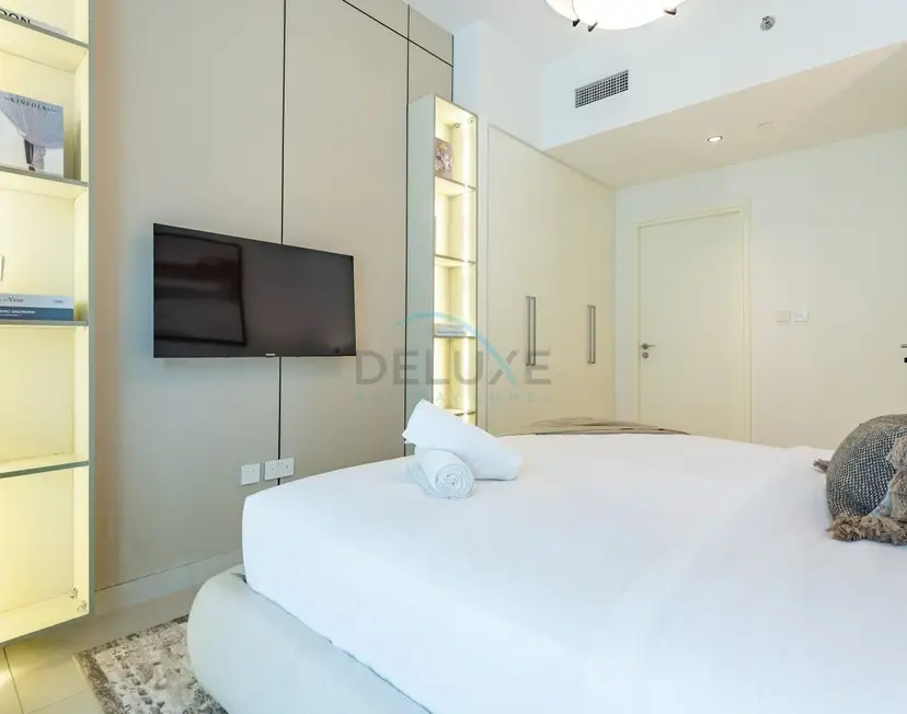 Breathtaking Skyscraper Views 3-Bedroom — Downtown Dubai — photo 21
