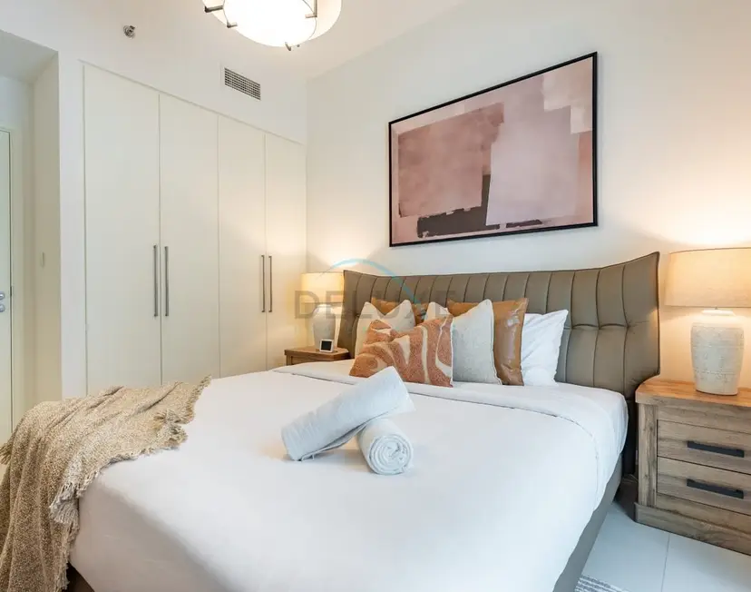Breathtaking Skyscraper Views 3-Bedroom — Downtown Dubai — photo 32