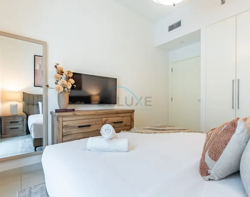 Breathtaking Skyscraper Views 3-Bedroom — Downtown Dubai — photo 33