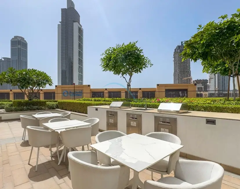 Breathtaking Skyscraper Views 3-Bedroom — Downtown Dubai — photo 36